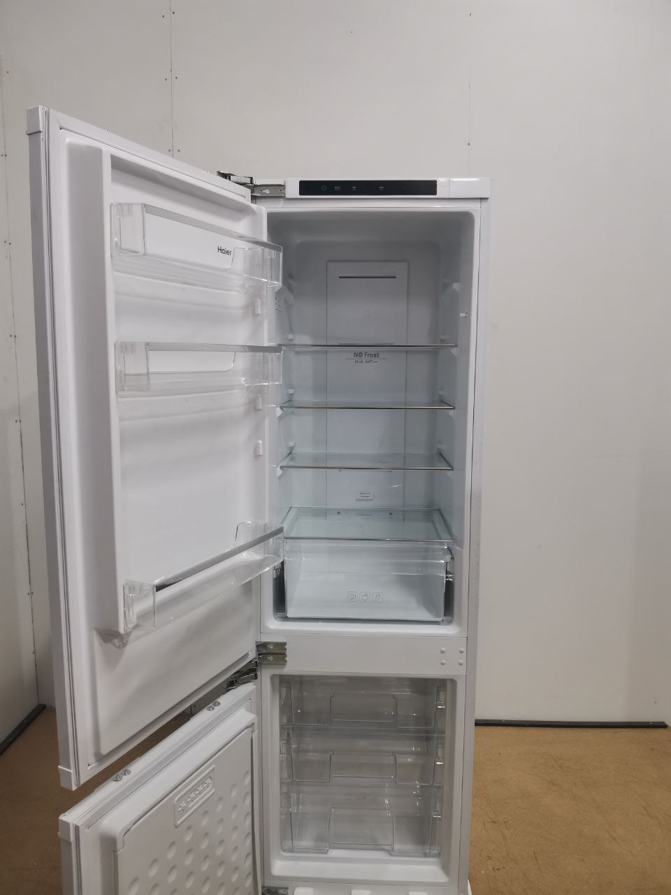Встраиваемый холодильник HAIER HRF236NFRU 