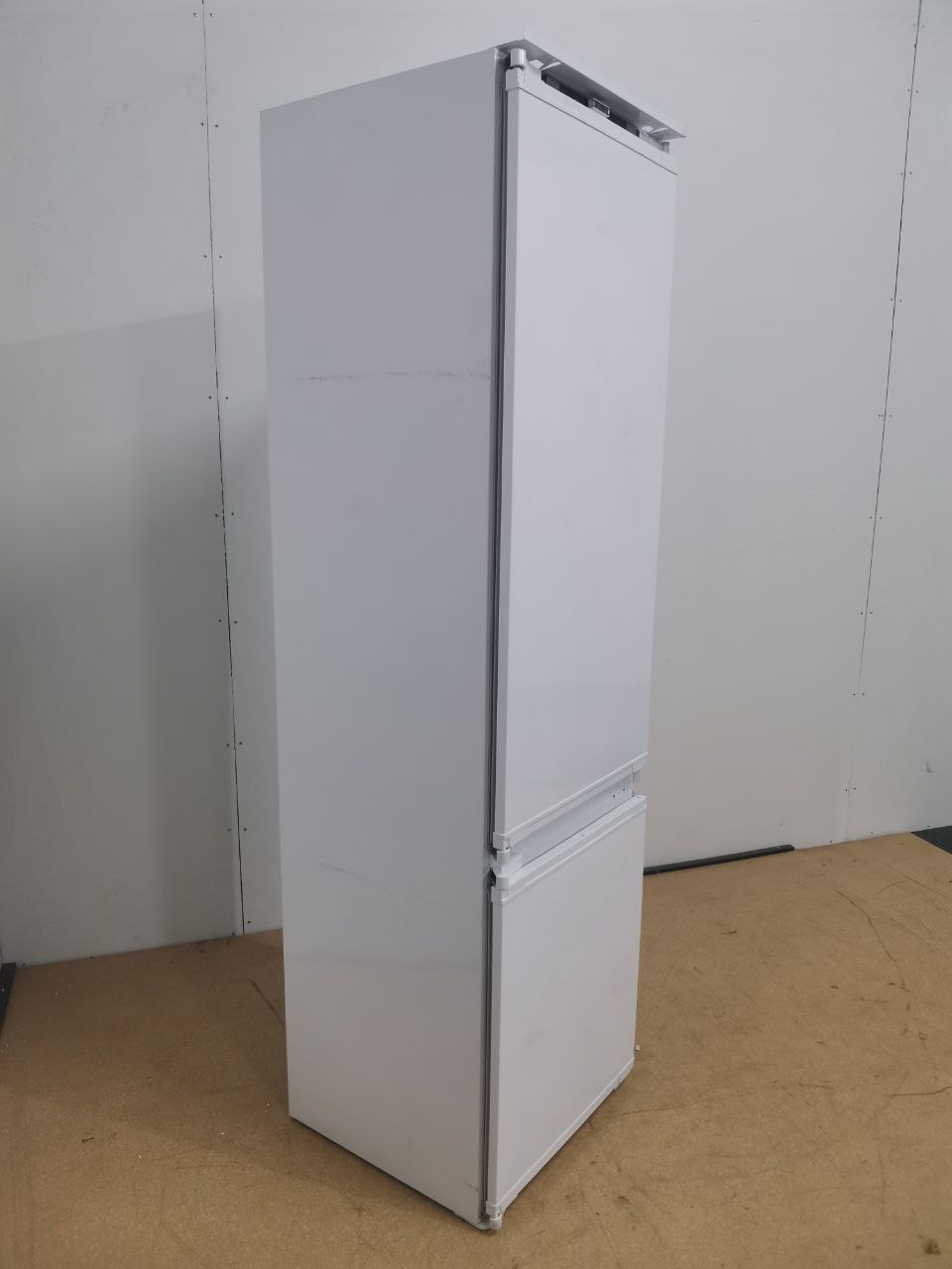 Встраиваемый холодильник BEKO BCNA306E2S 