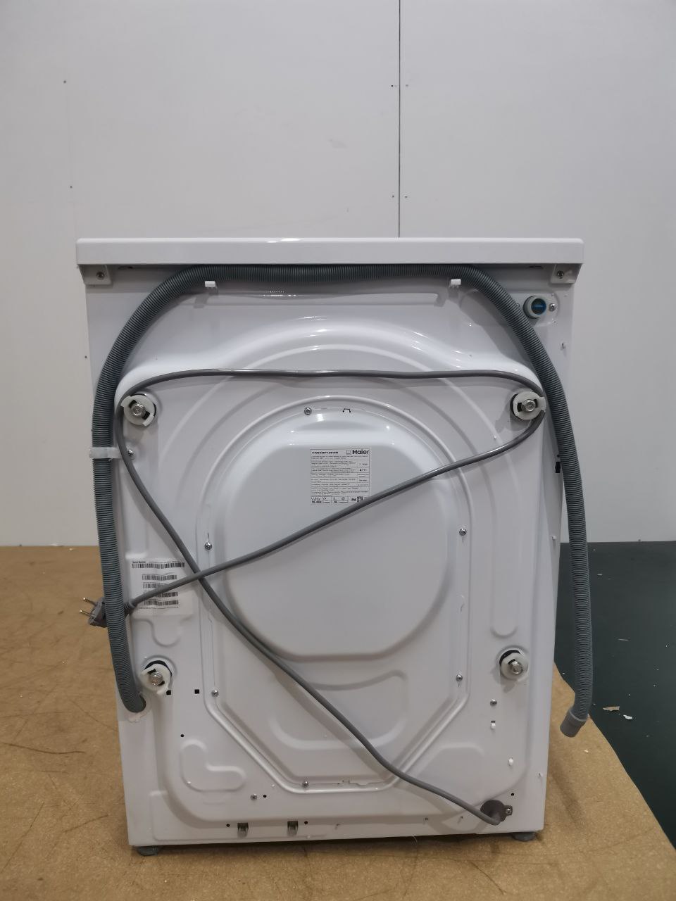 Отдельностоящая стиральная машина HAIER HW60-BP12919B 