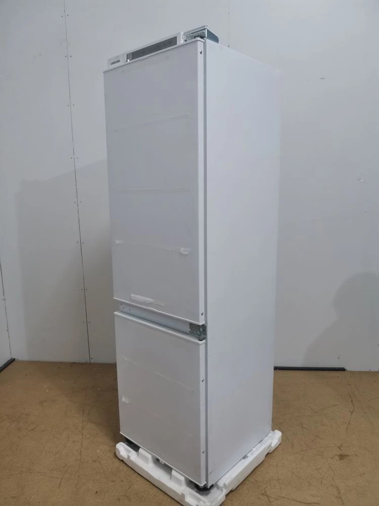 Встраиваемый холодильник SAMSUNG BRB26600FWW/EF 