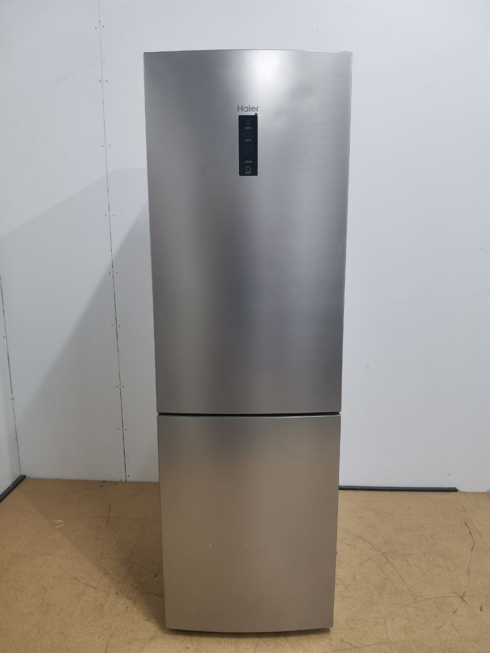 Отдельностоящий холодильник HAIER C2F636CFRG 