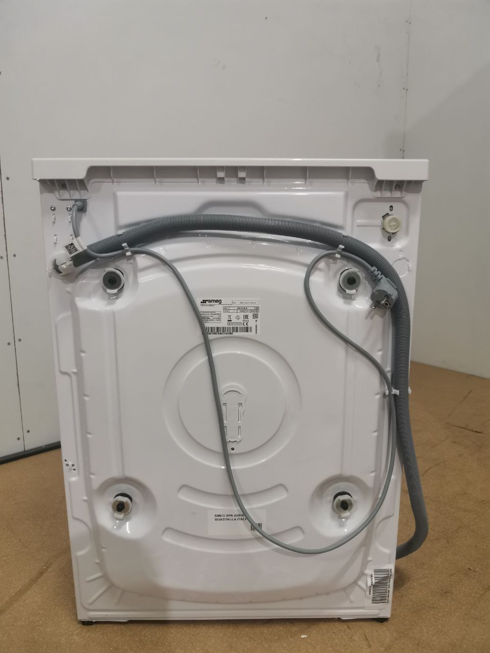 Отдельностоящая стиральная машина SMEG WM3T04RU4 