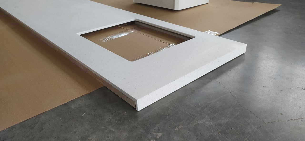 Столешница ИК AUTUIMPORT  H=40 мм (2.959x0.600) 