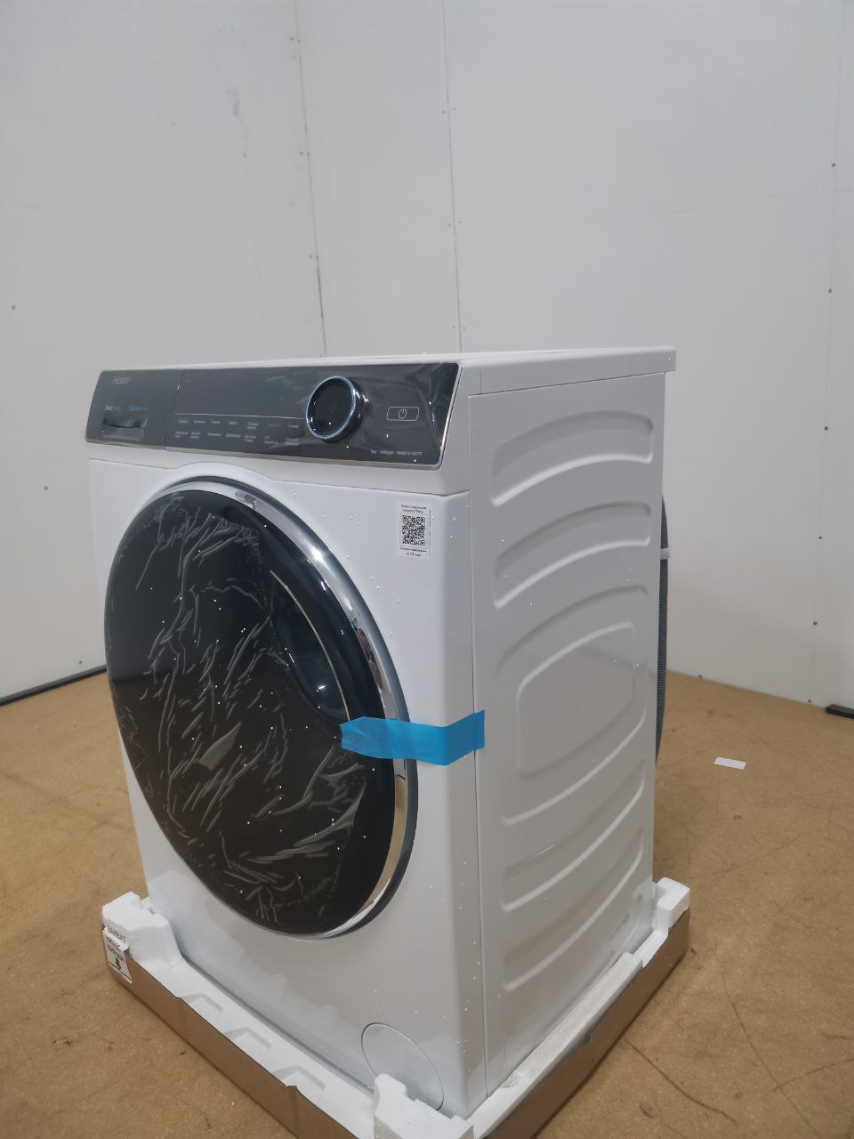 Отдельностоящая стиральная машина HAIER HW80-BP14969B 