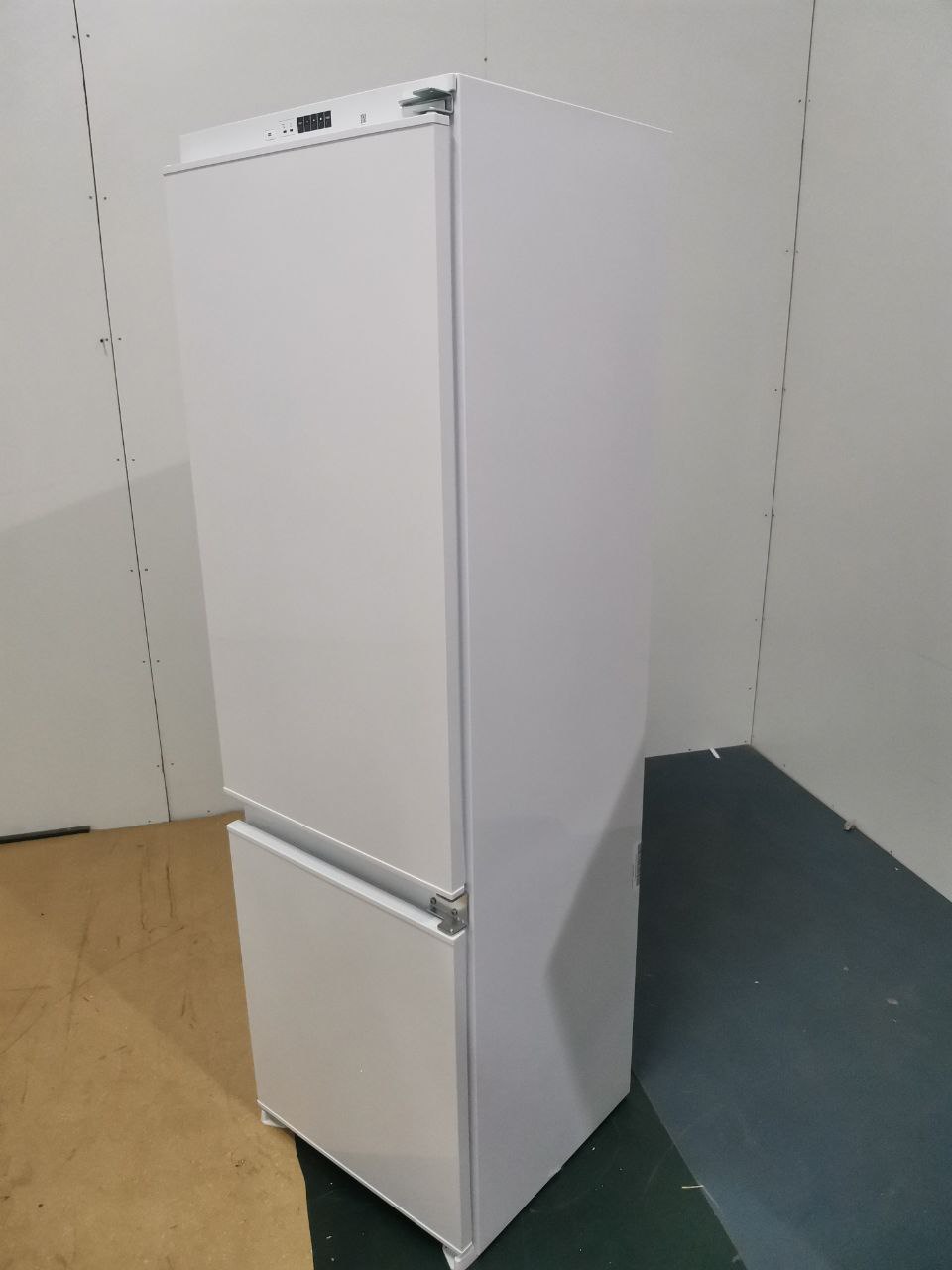 Встраиваемый холодильник KRONA KRFR102 BRISTEN FNF 