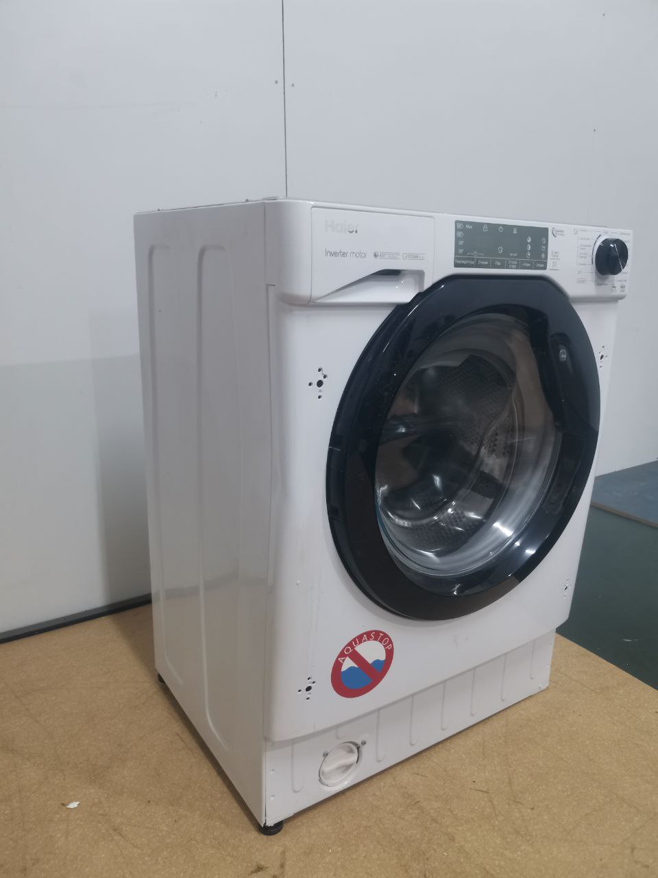Встраиваемая стиральная машина HAIER HWQ90B416FWB 