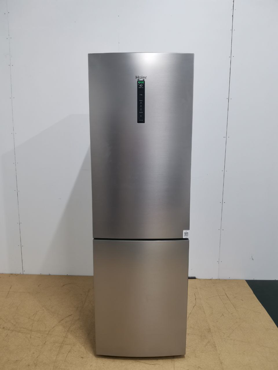 Отдельностоящий холодильник HAIER C2F636CFRGU1 