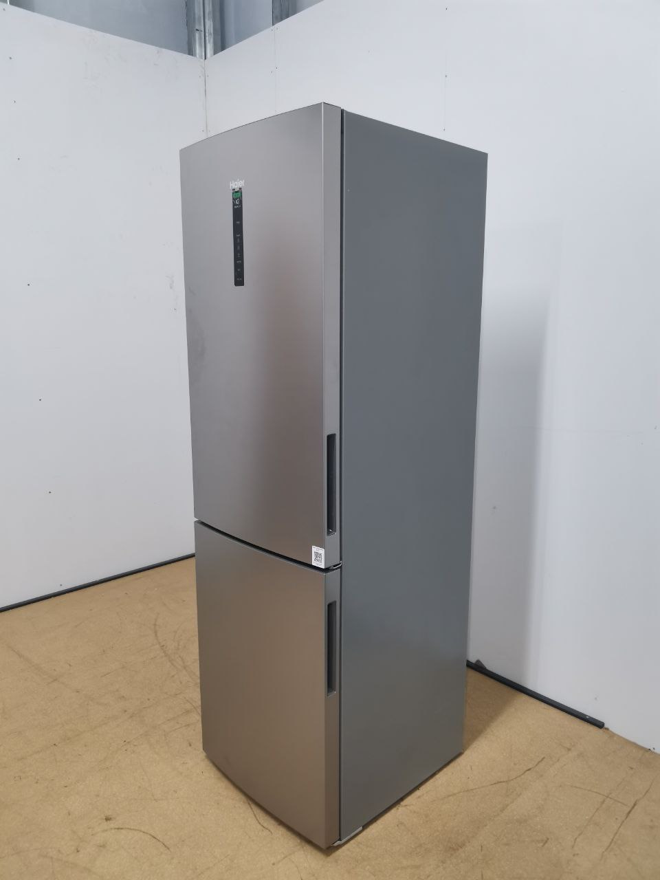 Отдельностоящий холодильник HAIER C2F636CFRGU1 