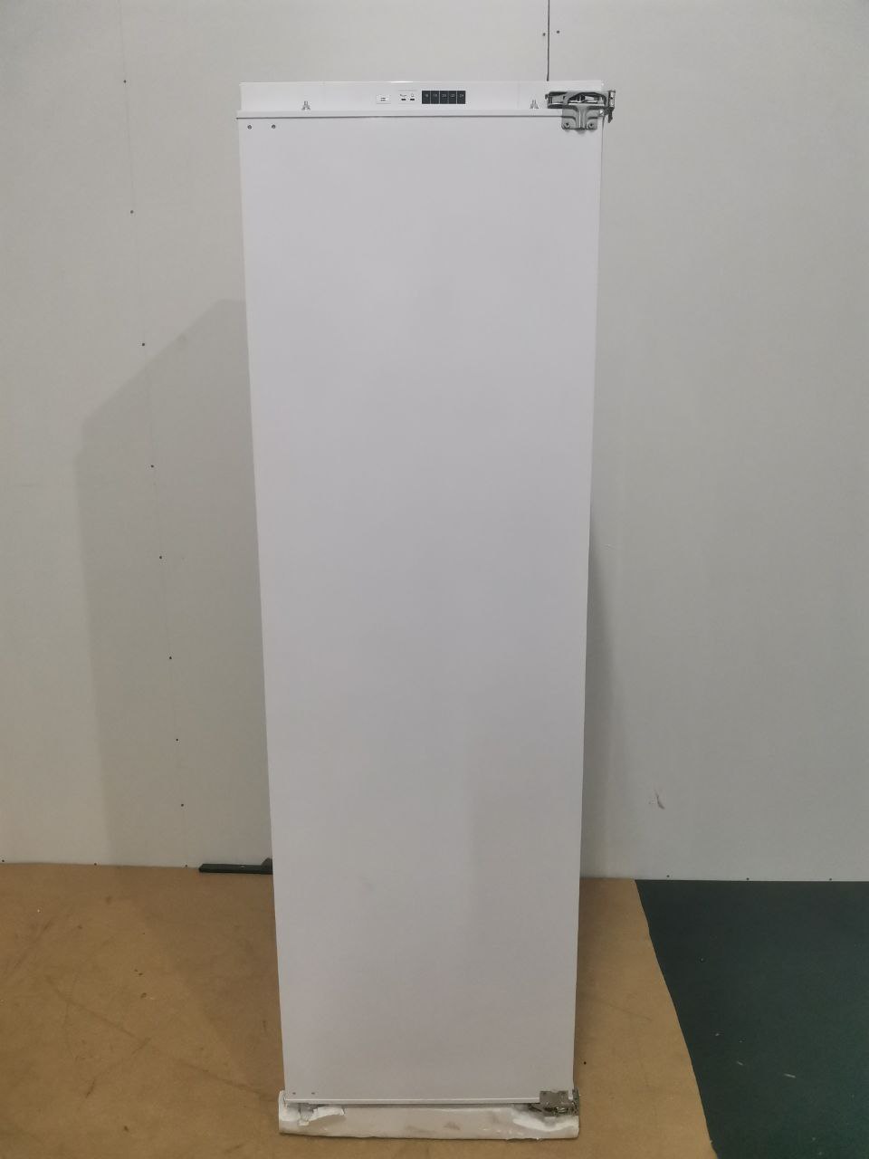 Встраиваемая морозильная камера KORTING KSFI 1833 NF 