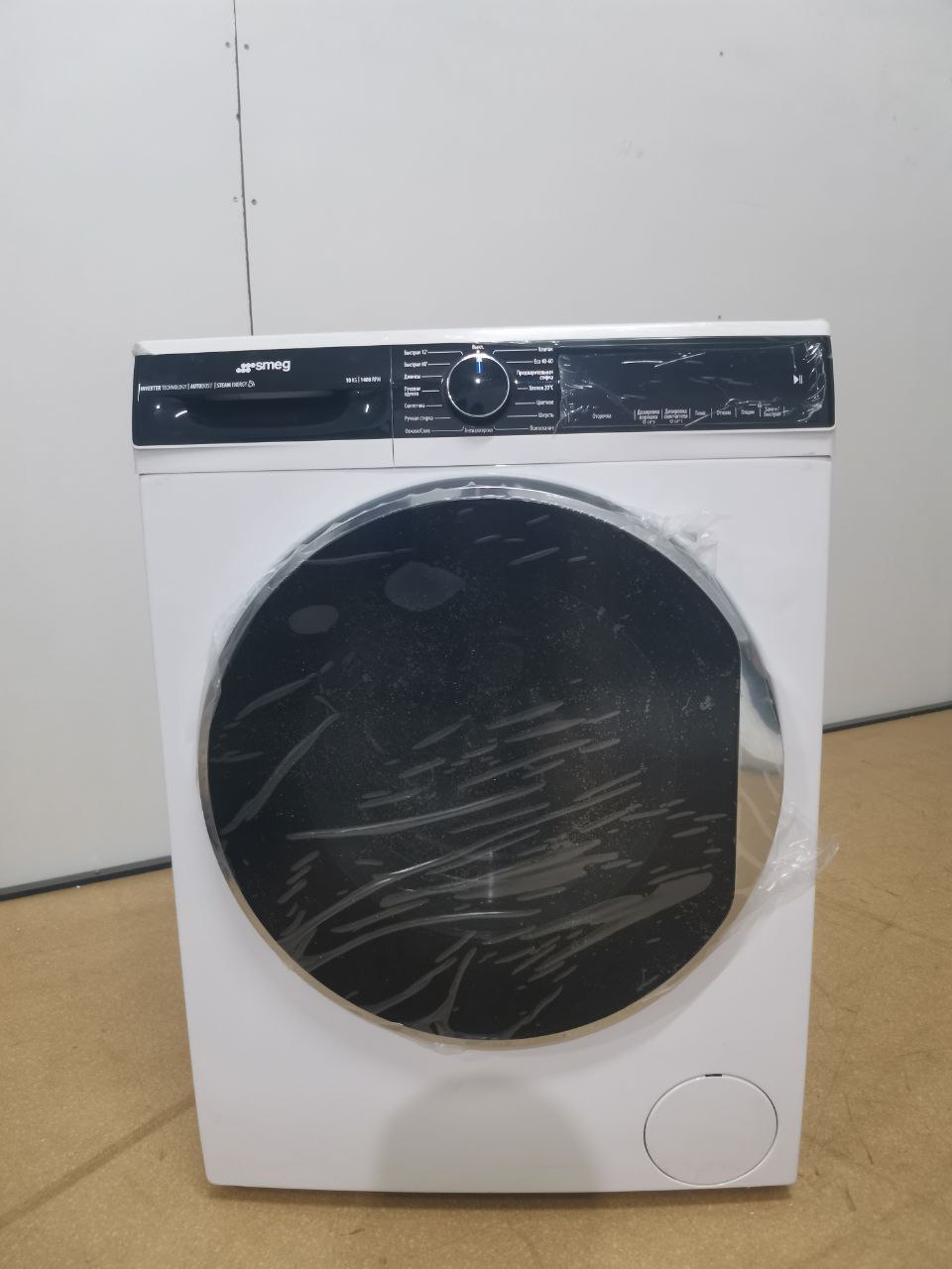 Отдельностоящая стиральная машина SMEG WM3T04RU4 