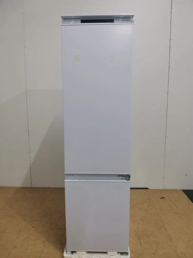 Встраиваемый холодильник Candy BCBF 192 F