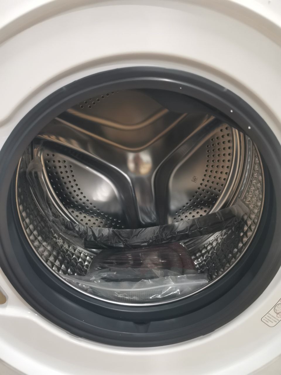 Отдельностоящая стиральная машина HAIER HW80-BP14969B 