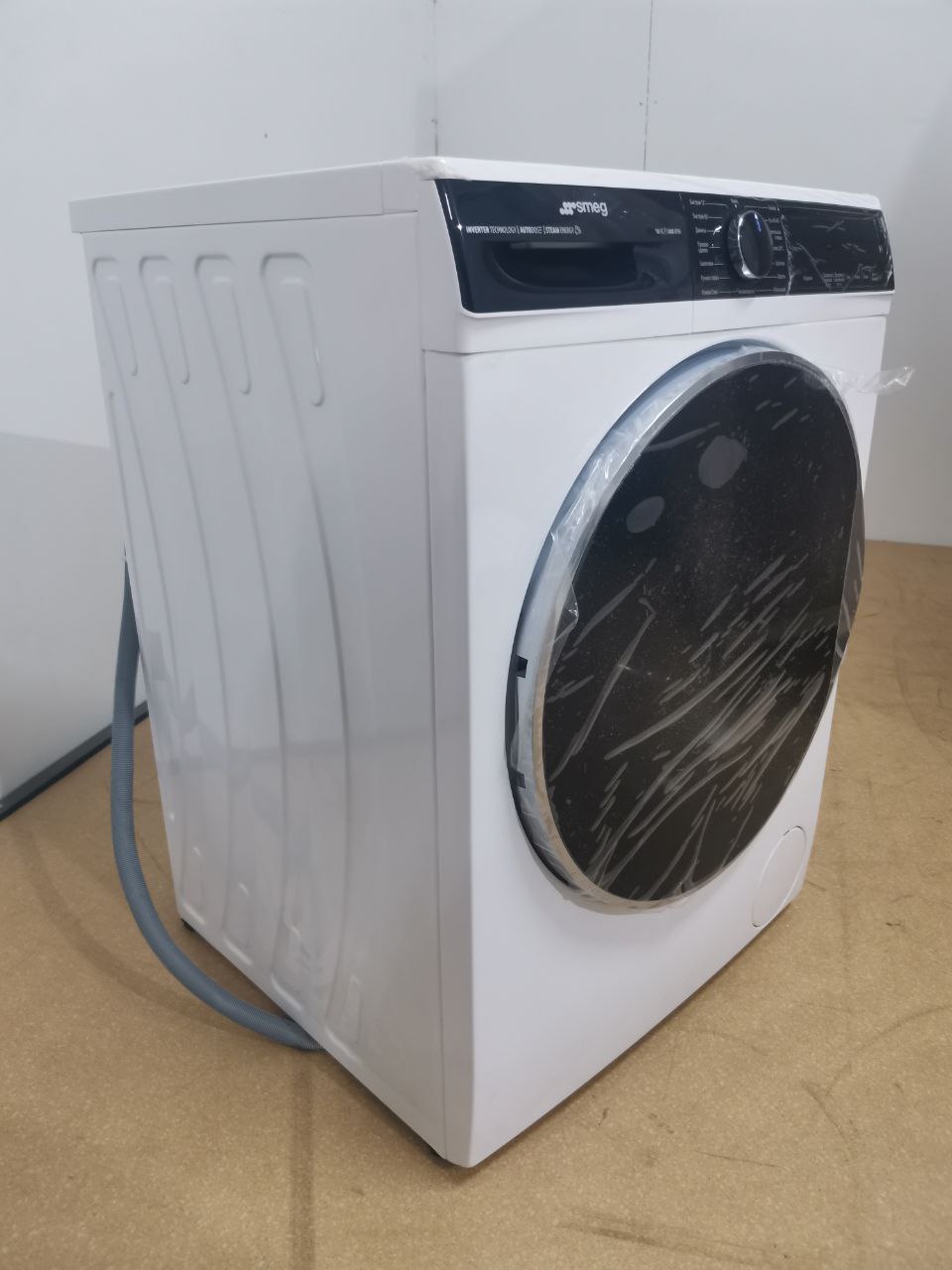 Отдельностоящая стиральная машина SMEG WM3T04RU4 