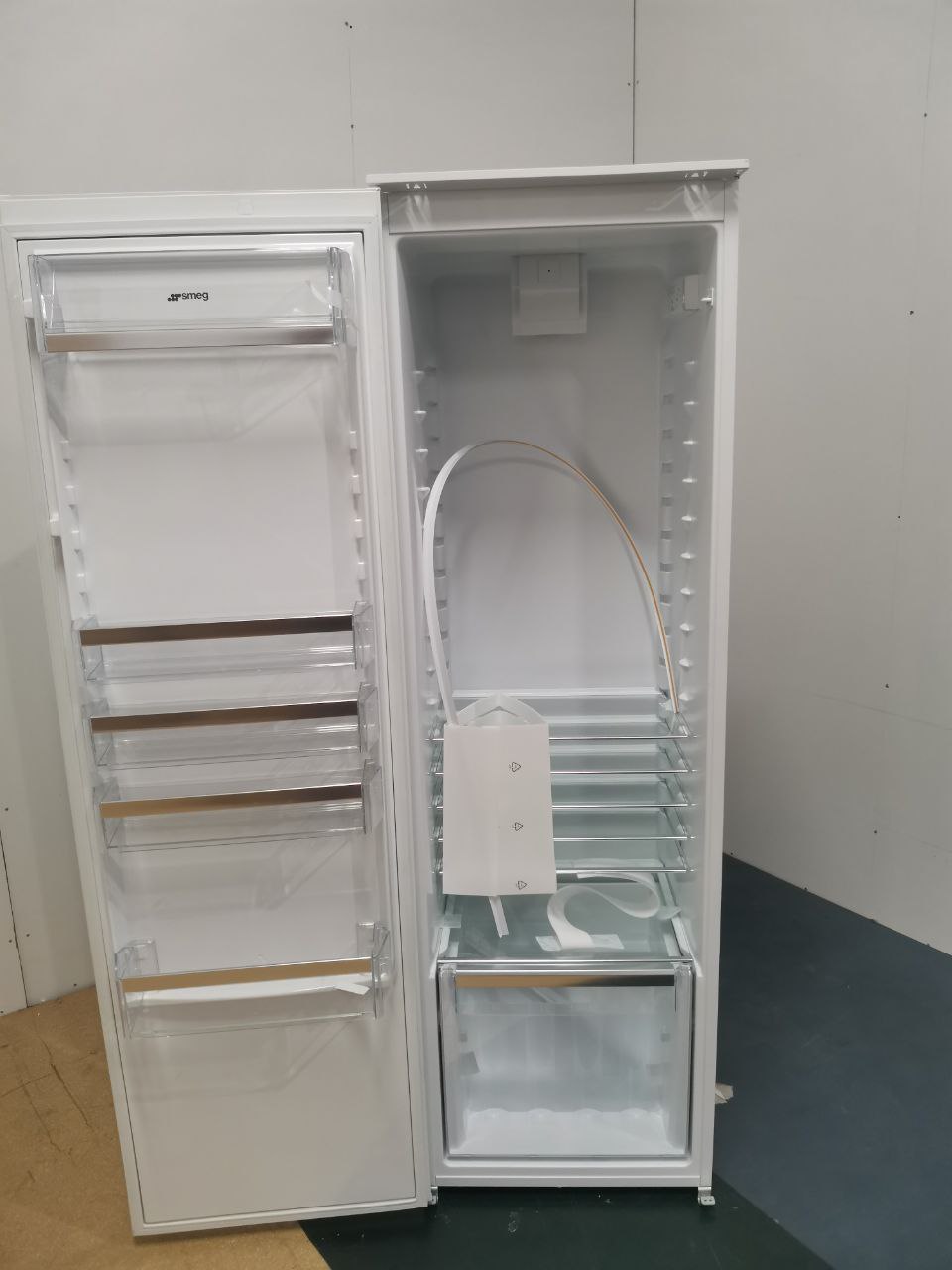 Встраиваемый холодильник SMEG S8L1721F 