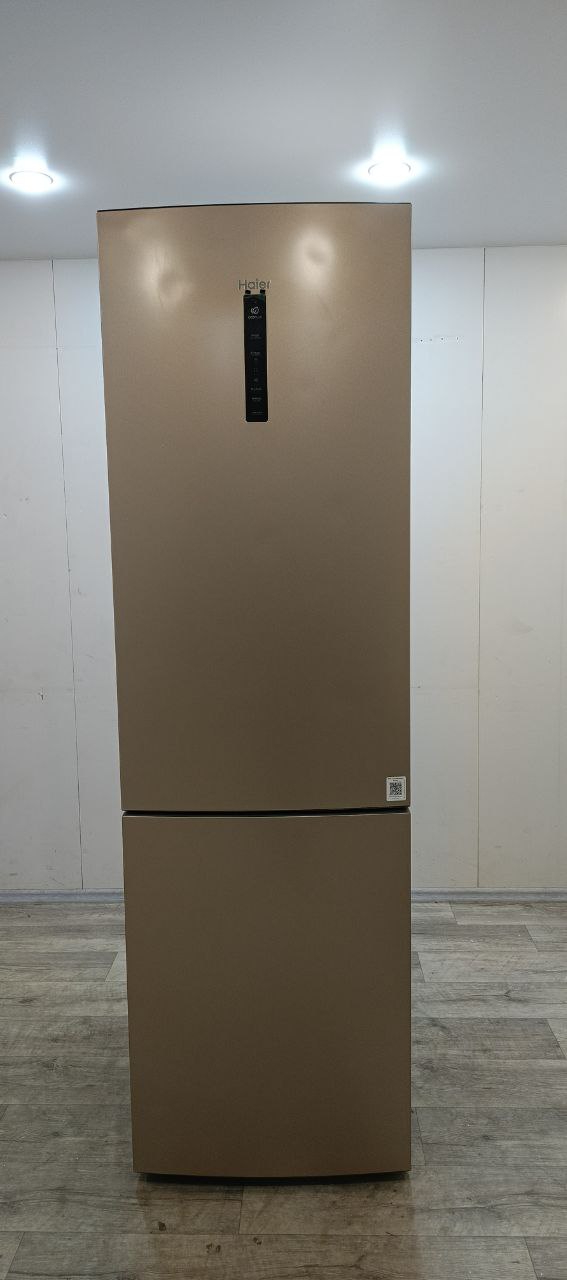 Отдельностоящий холодильник HAIER C4F640CGGU1  Отдельностоящий холодильник HAIER C4F640CGGU1