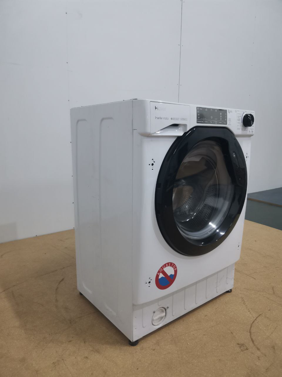 Встраиваемая стиральная машина HAIER HWQ90B416FWB 