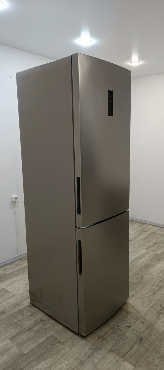 Отдельностоящий холодильник HAIER C2F636CFRG  Отдельностоящий холодильник HAIER C2F636CFRG