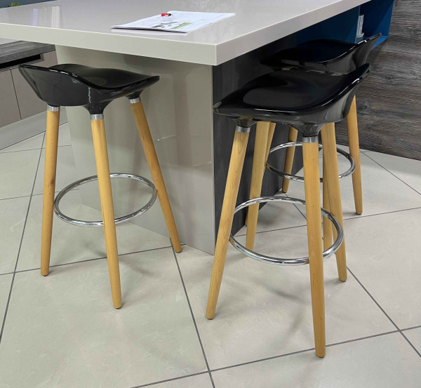 Набор из 3-х барных стульев Tucker Набор из 3-х барных стульев Tucker