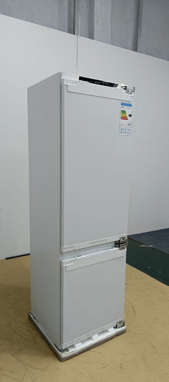 Встраиваемый холодильник Haier HRF236NFRU Встраиваемый холодильник Haier HRF236NFRU