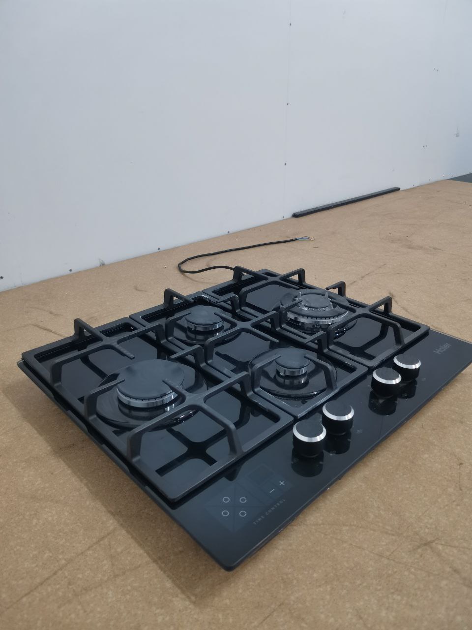 Варочная панель газовая HAIER HHX-G64CWSB 