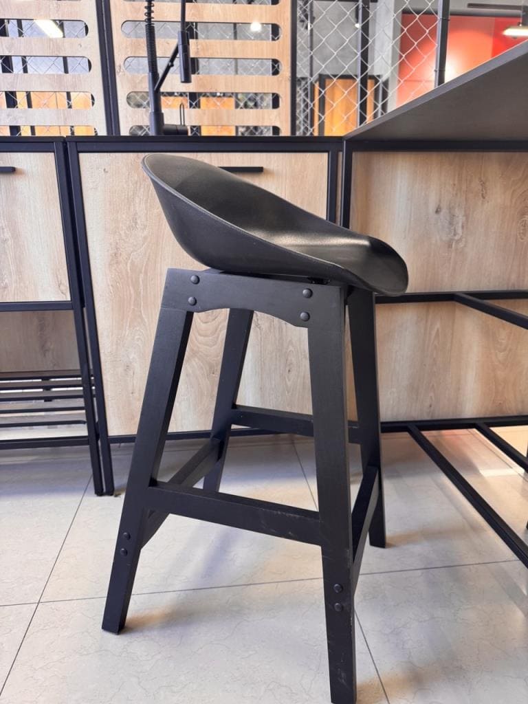 Набор из 2-х полубарных стульев SHEFFILTON