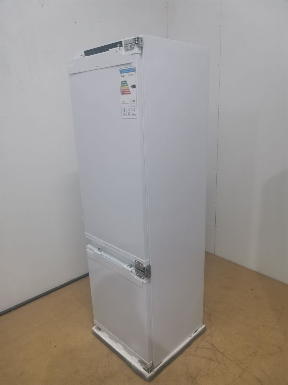 Встраиваемый холодильник Haier HRF236NFRU