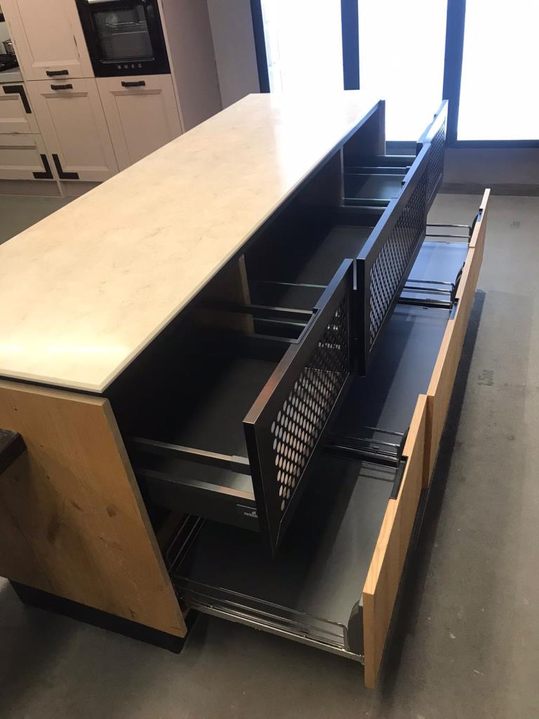 Кухонный гарнитур Antro Wood