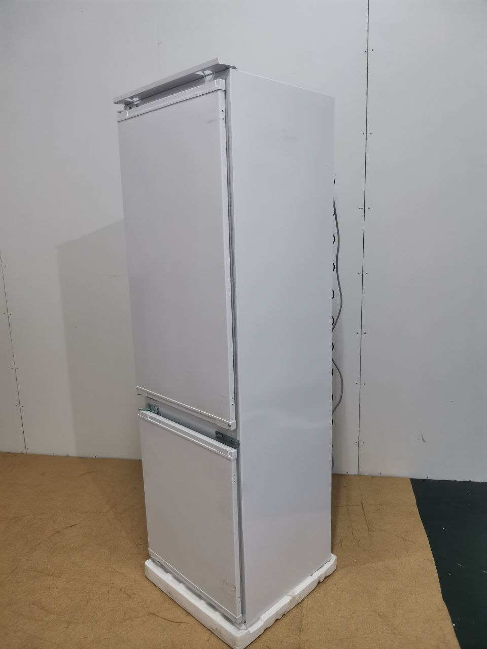 Встраиваемый холодильник BEKO BCHA2752S 