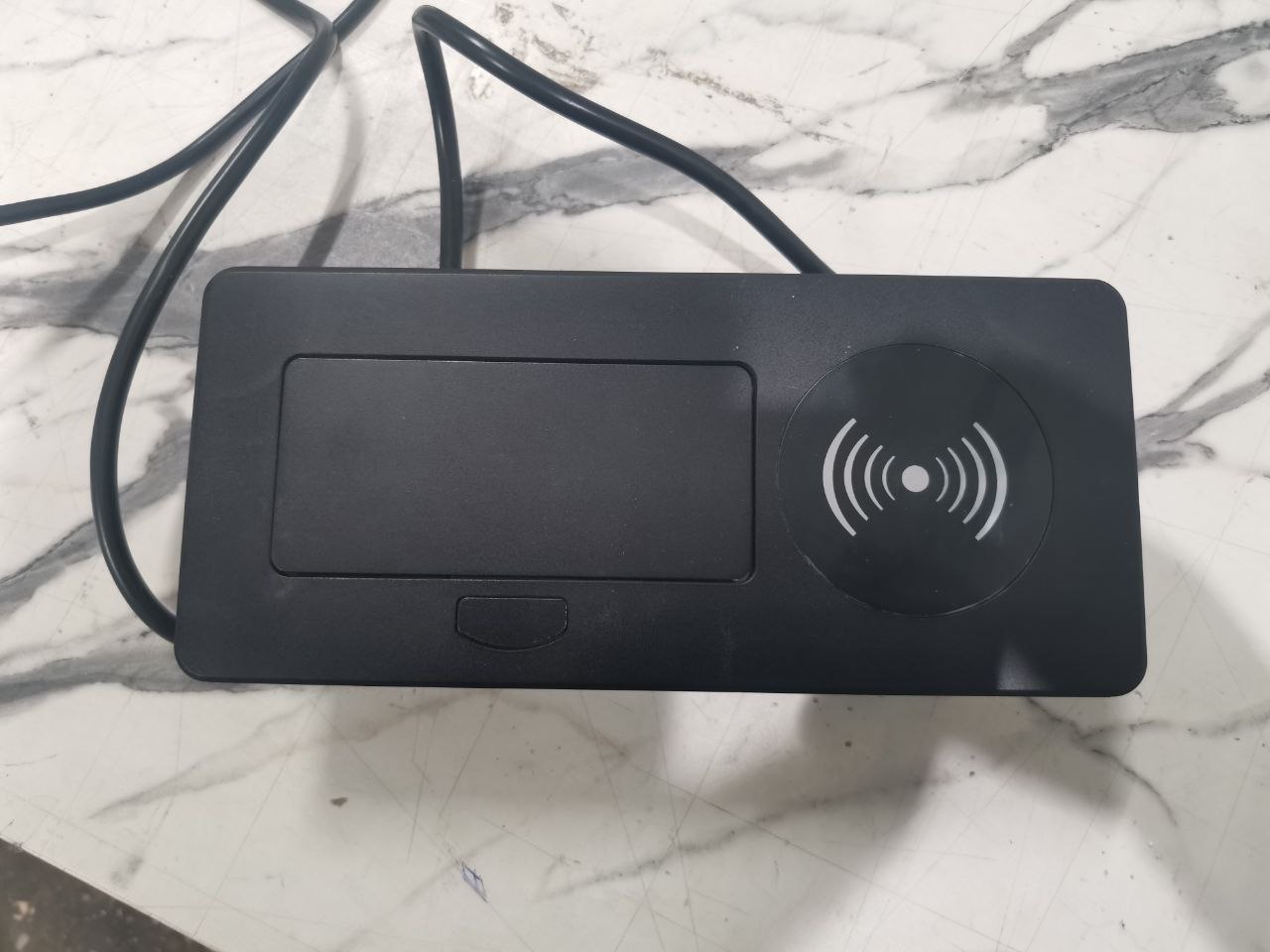 Блок розеток выдвижной горизонтальный GLS 11.800.02.037