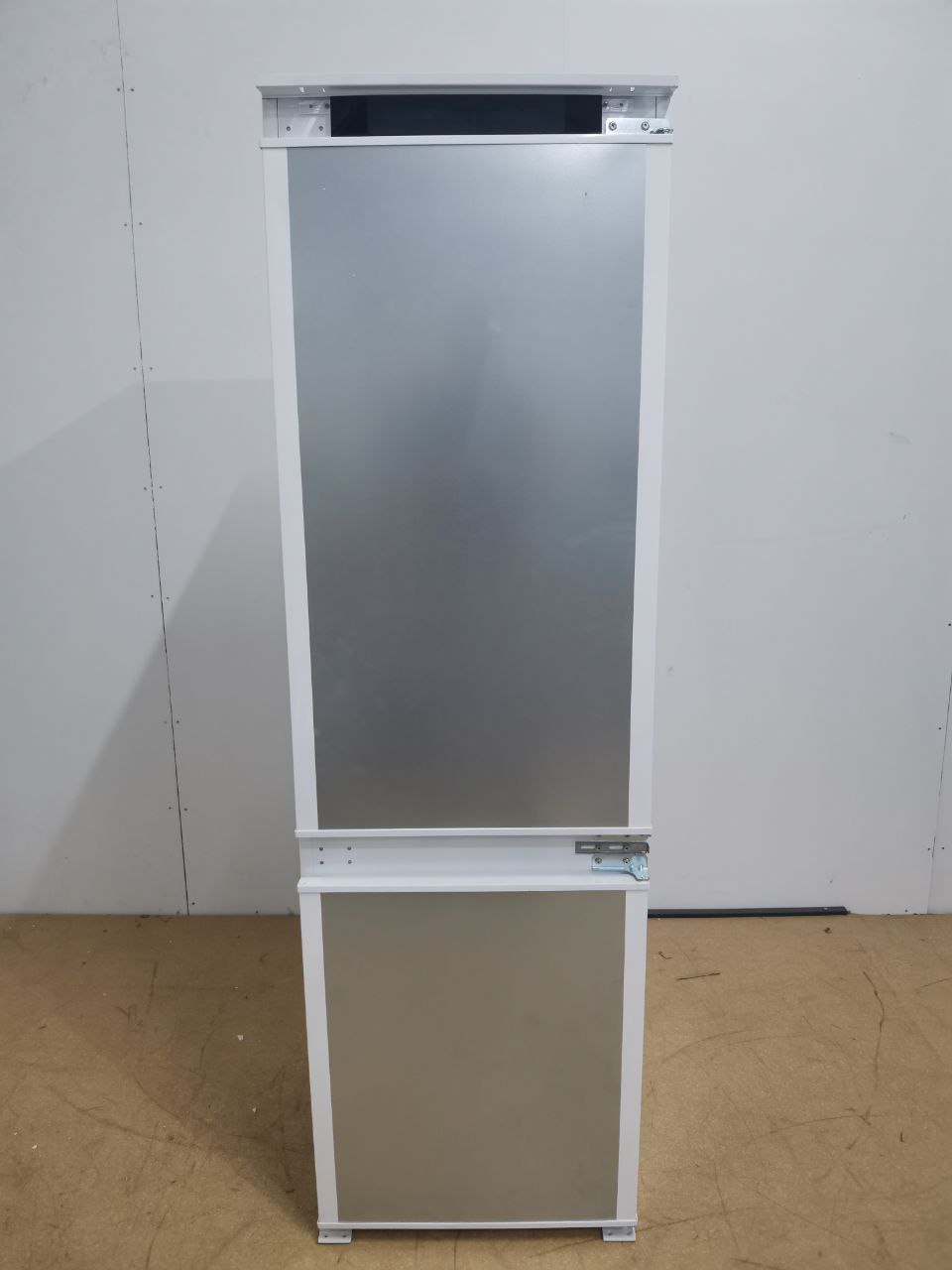 Встраиваемый холодильник HAIER HBW5518ERU 