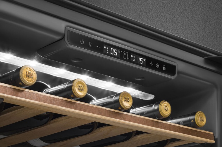 Холодильный шкаф для вина встраиваемый SMEG CVI129G 