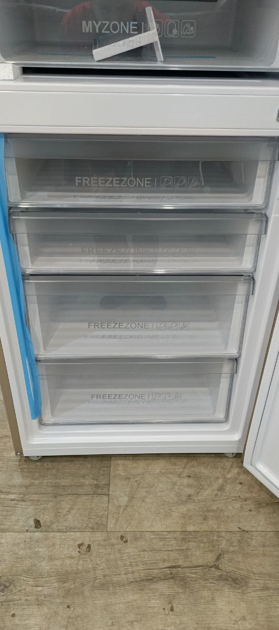 Отдельностоящий холодильник HAIER C4F640CGGU1  Отдельностоящий холодильник HAIER C4F640CGGU1