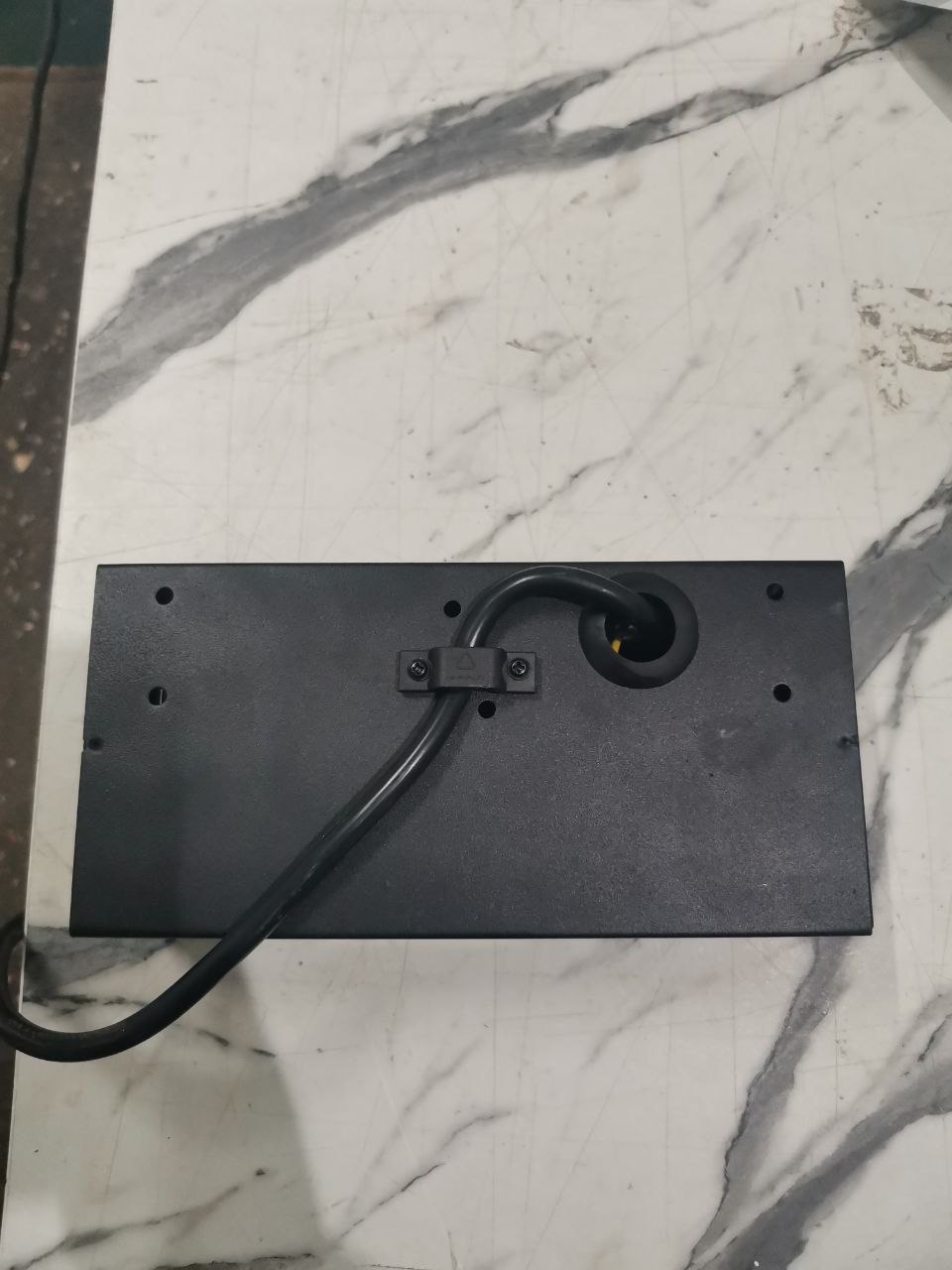 Блок розеток выдвижной горизонтальный GLS 11.800.02.037