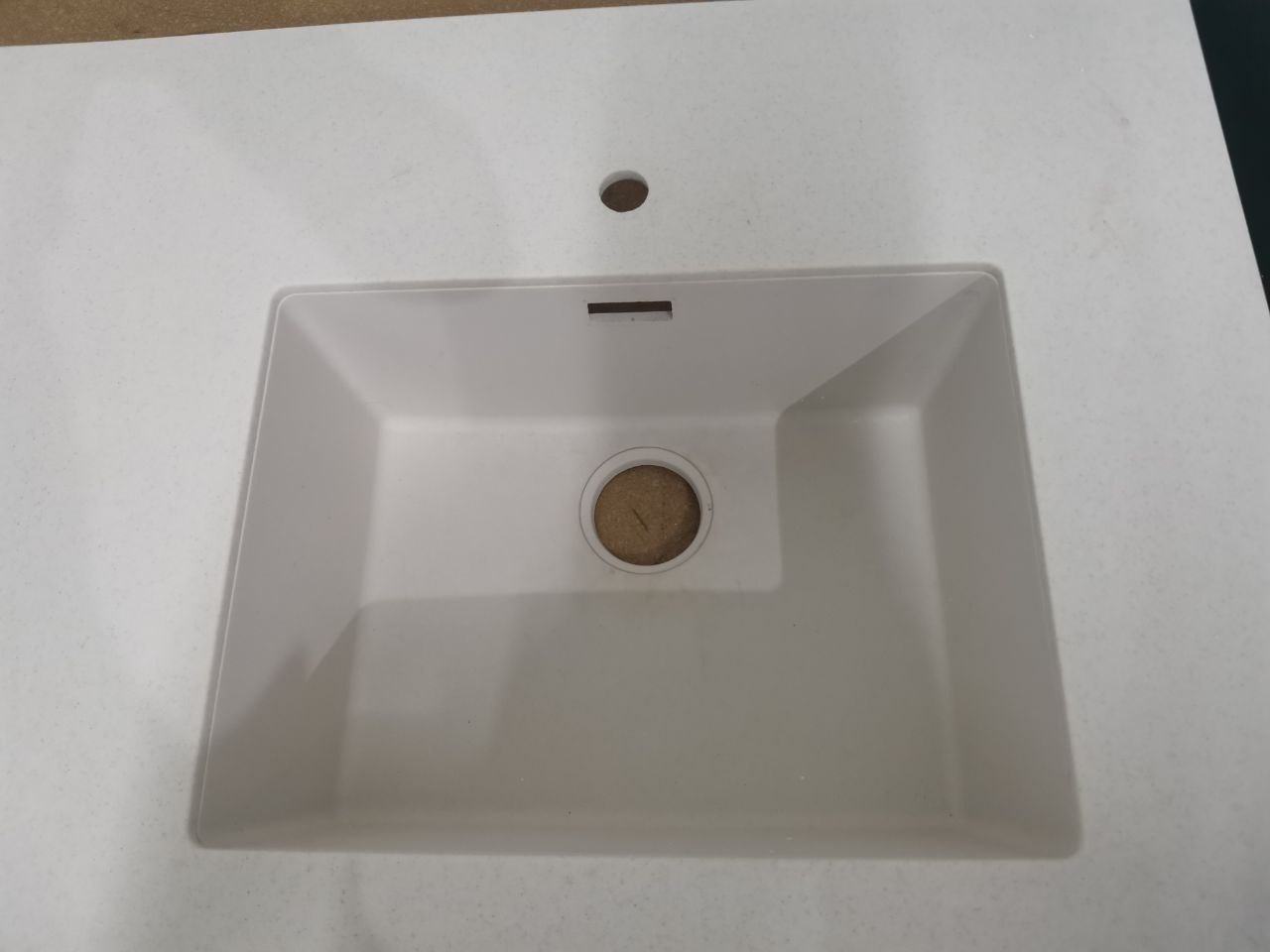 Столешница ИК H=40 мм (2.614x0.690) с мойкой