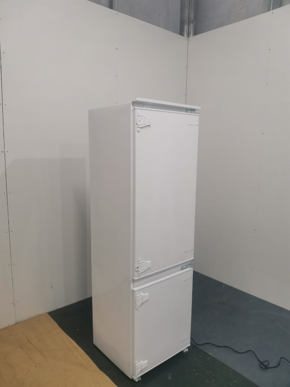 Встраиваемый холодильник GRAUDE IKG 180.3 