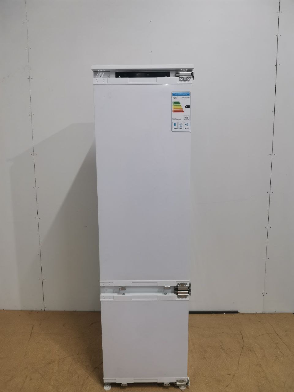 Встраиваемый холодильник HAIER HRF310WBRU 