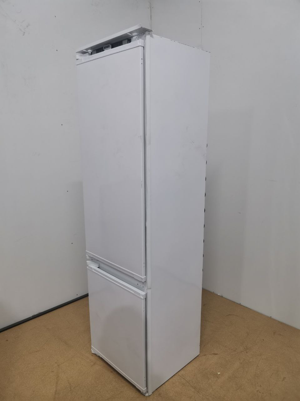 Встраиваемый холодильник BEKO BCNA306E2S 