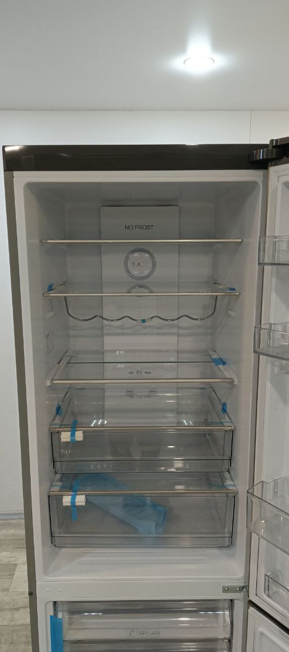 Отдельностоящий холодильник HAIER C2F636CFRG  Отдельностоящий холодильник HAIER C2F636CFRG