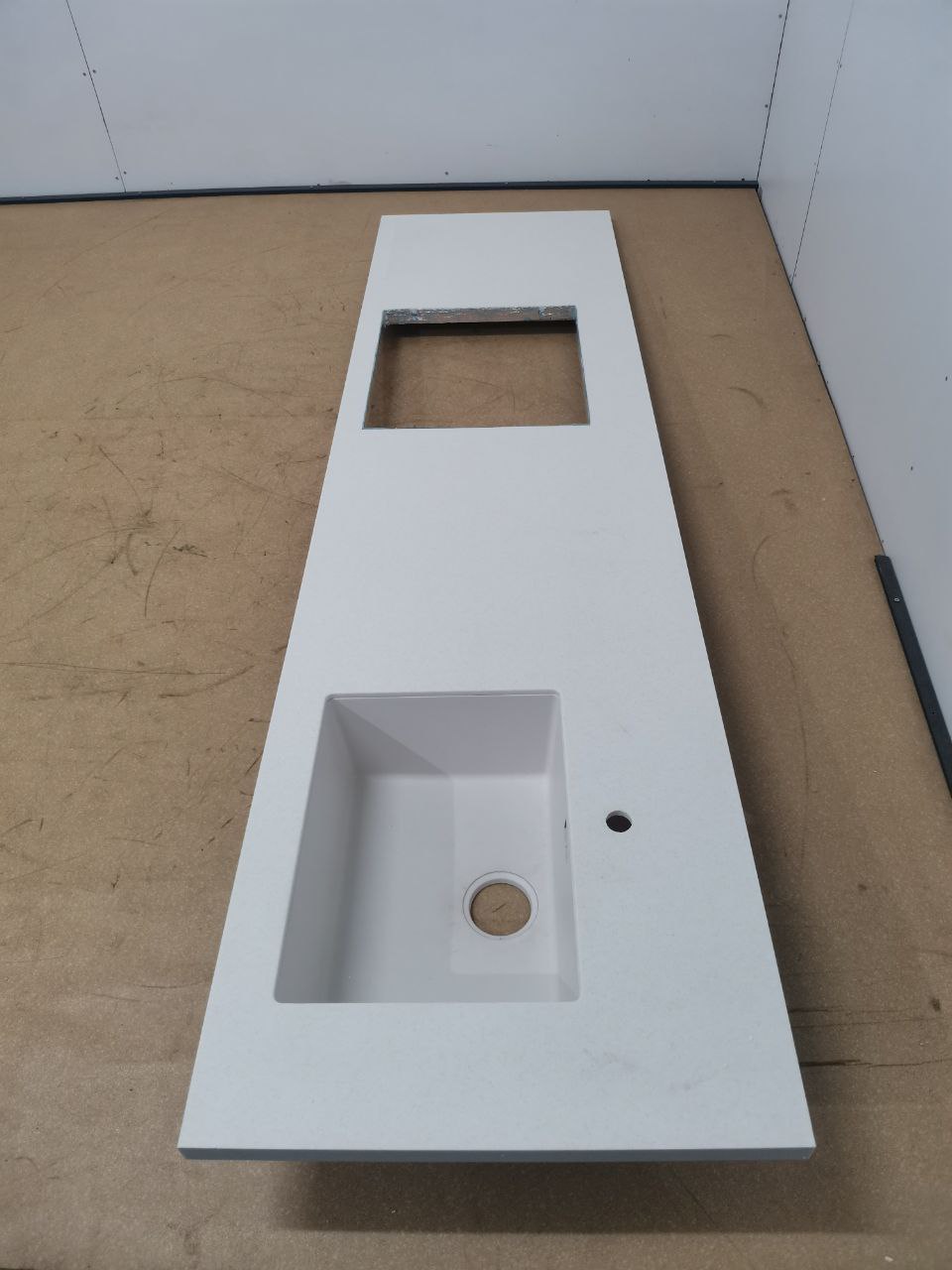 Столешница ИК H=40 мм (2.614x0.690) с мойкой