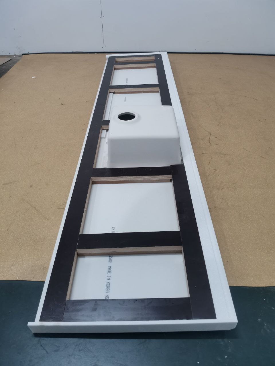 Столешница ИК H=60 мм (2.710x0.628)