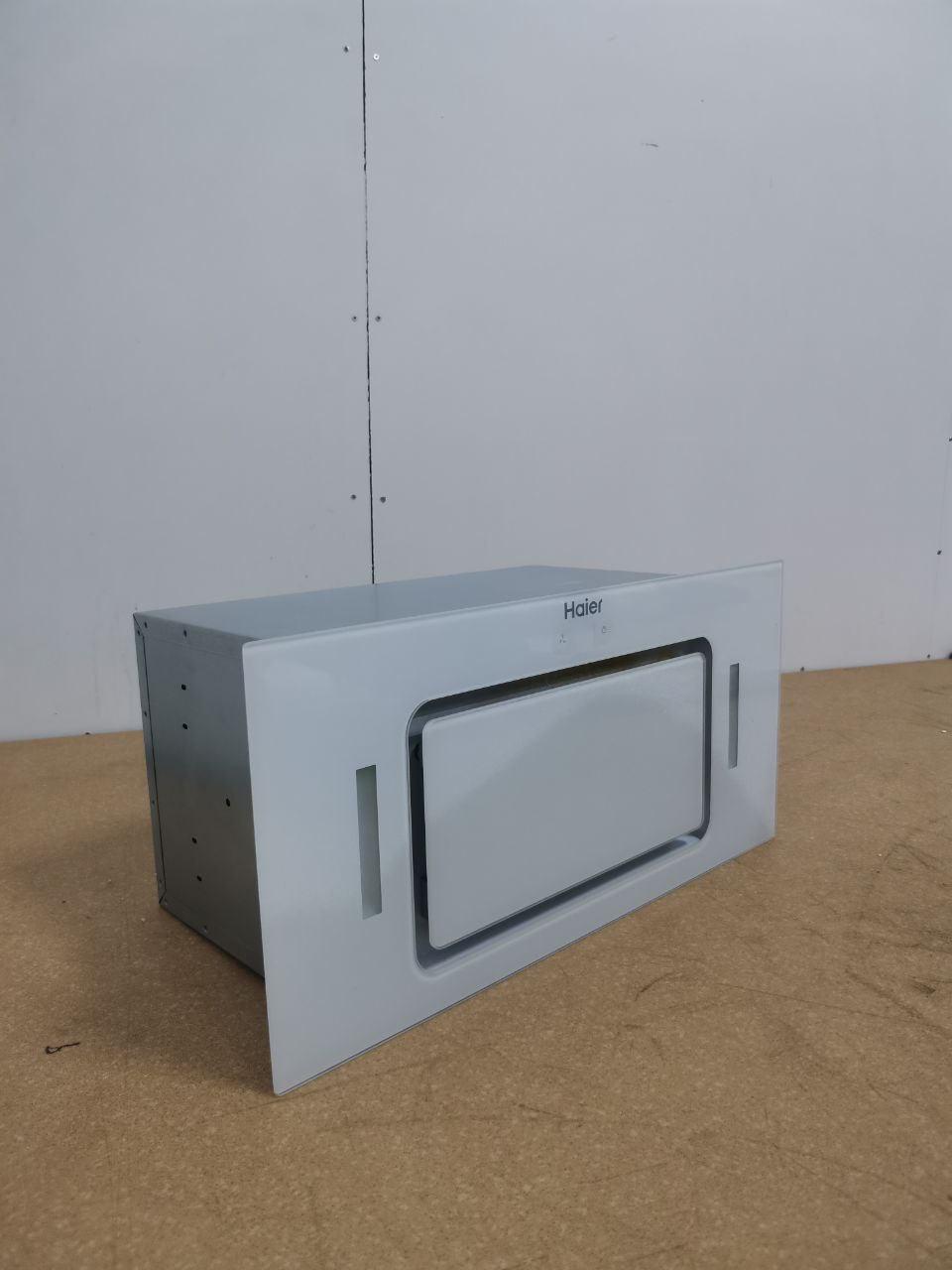 Вытяжка HAIER HVX-BI652GW