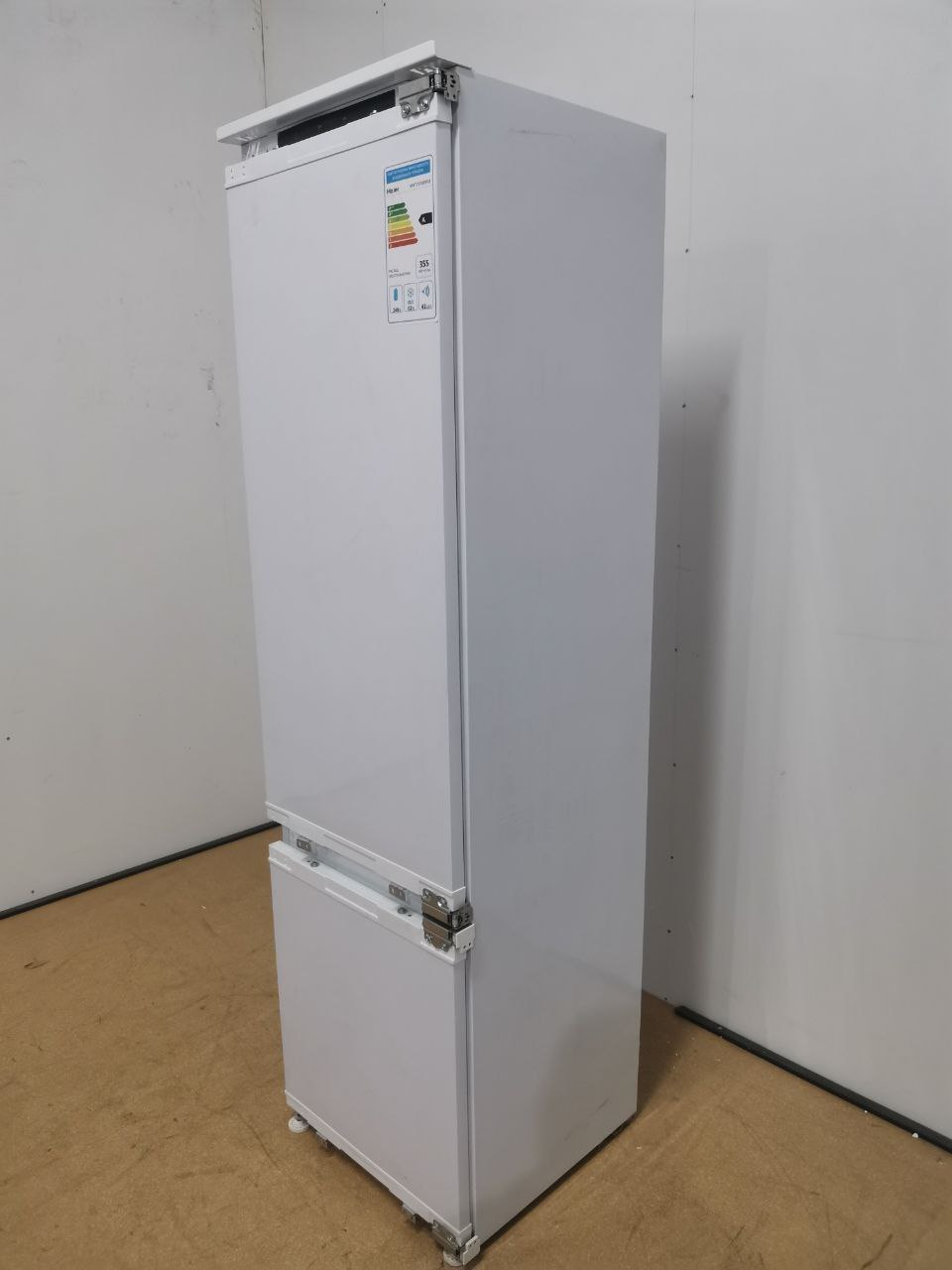 Встраиваемый холодильник HAIER HRF310WBRU 